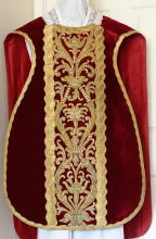 Red Antique Roman High Mass Set of Vestments 8682